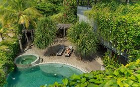 Mangroove Bay Boutique Hostel
