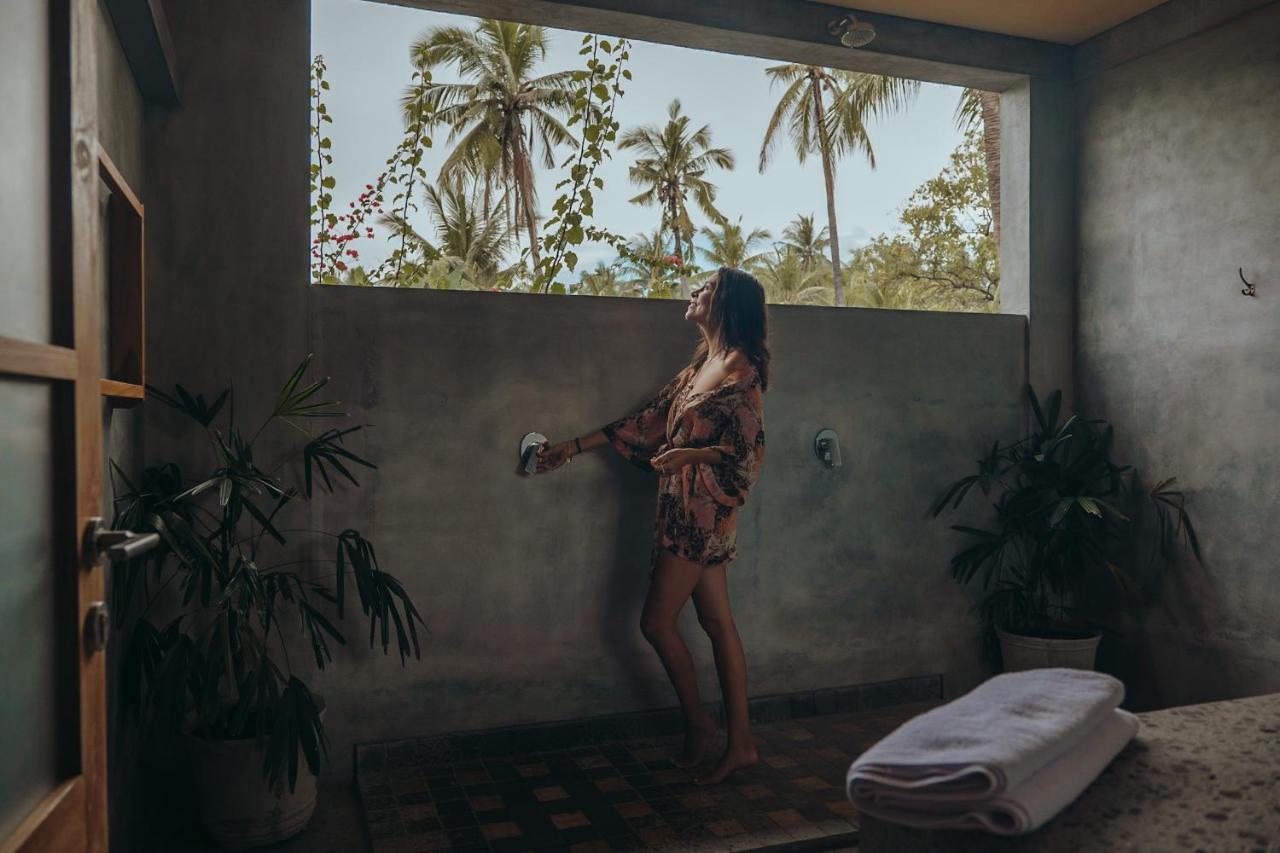 Mangroove Bay Boutique Hostel Banyuwedang Exterior photo