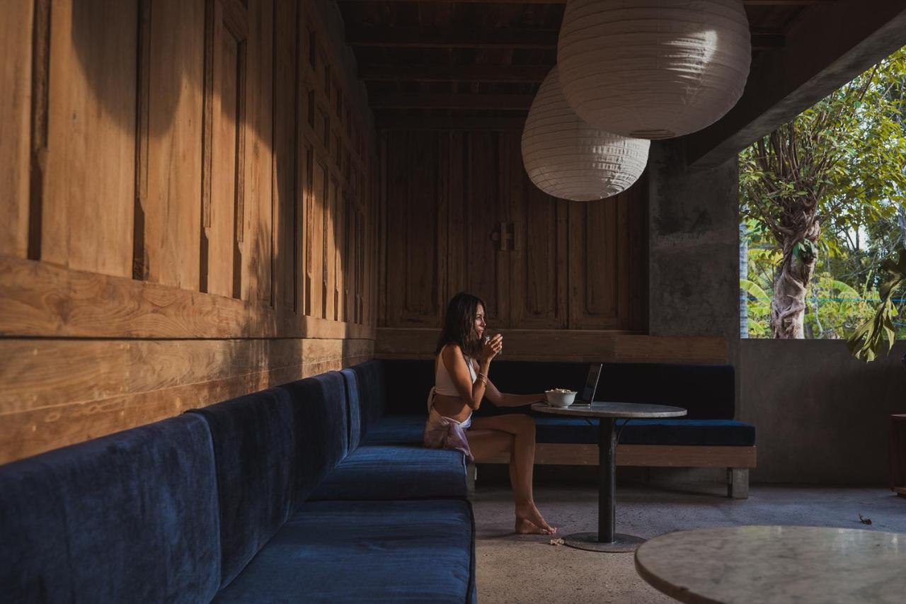 Mangroove Bay Boutique Hostel Banyuwedang Exterior photo