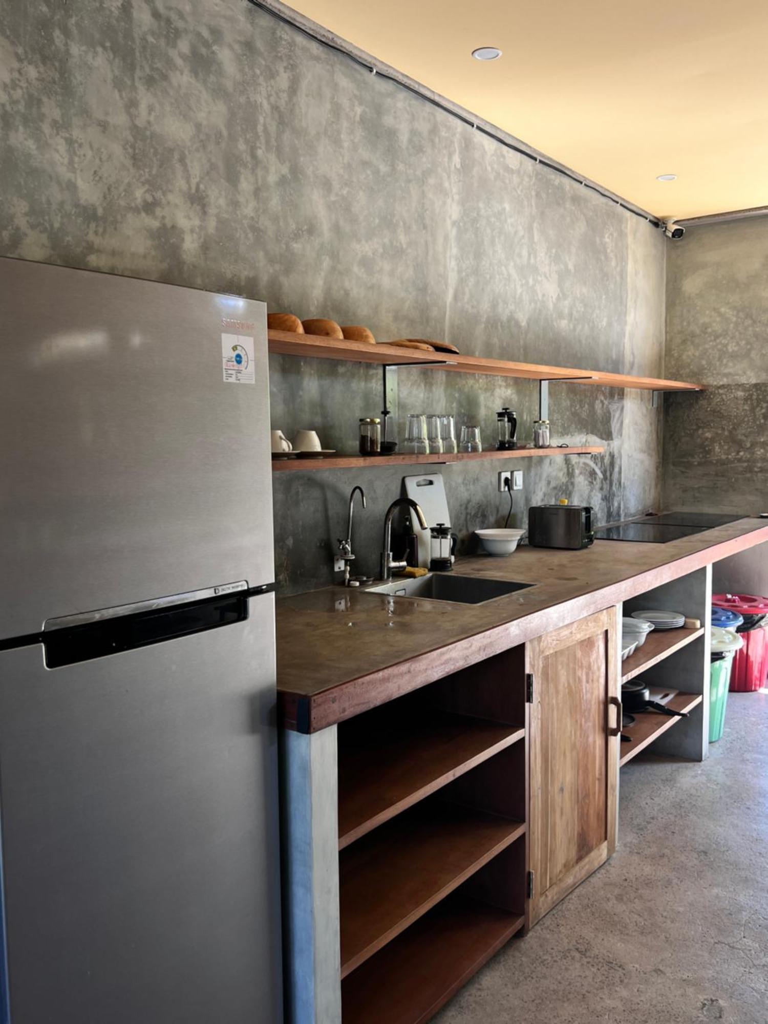 Mangroove Bay Boutique Hostel Banyuwedang Exterior photo
