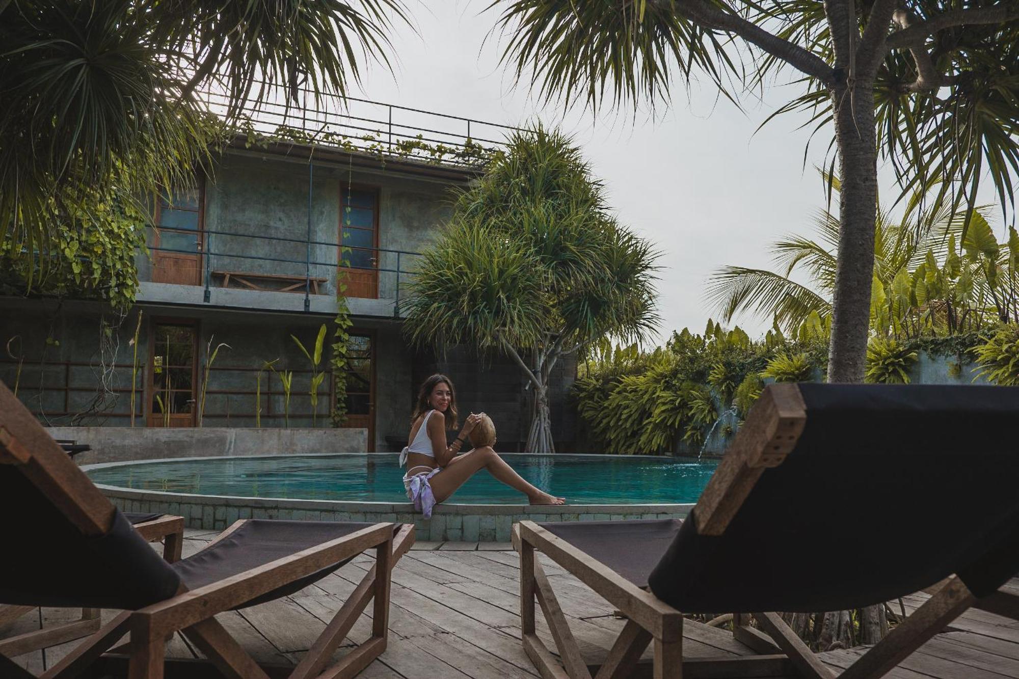 Mangroove Bay Boutique Hostel Banyuwedang Exterior photo