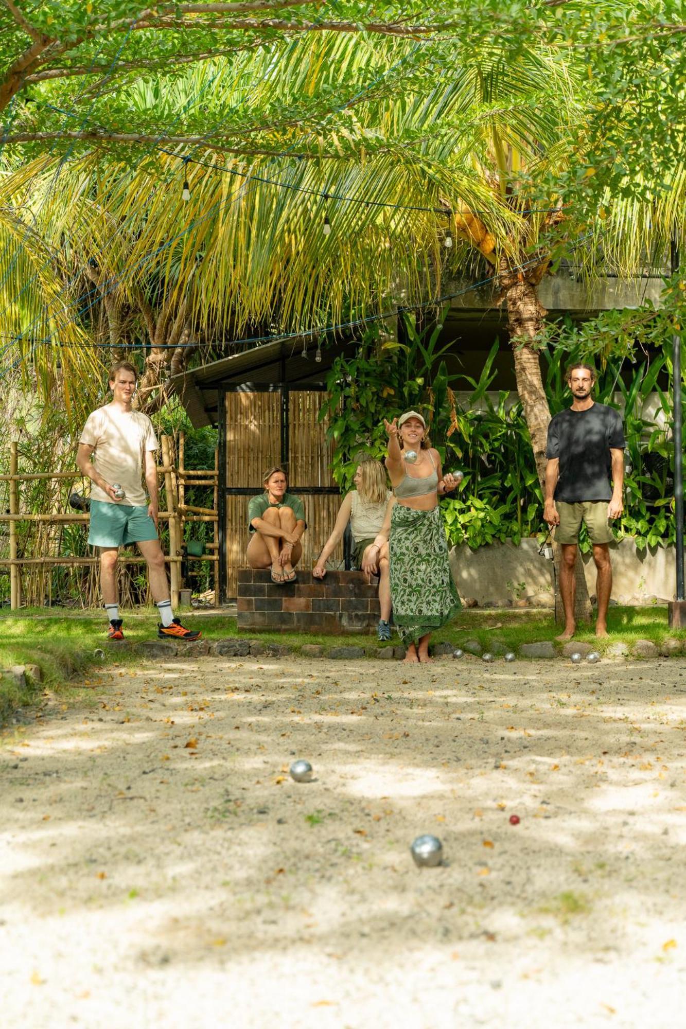 Mangroove Bay Boutique Hostel Banyuwedang Exterior photo